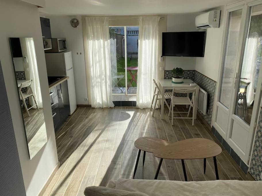Charmant Studio Avec Jardin Avignon Exterior foto